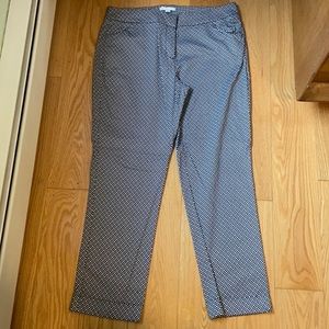 Black and white patterned capris